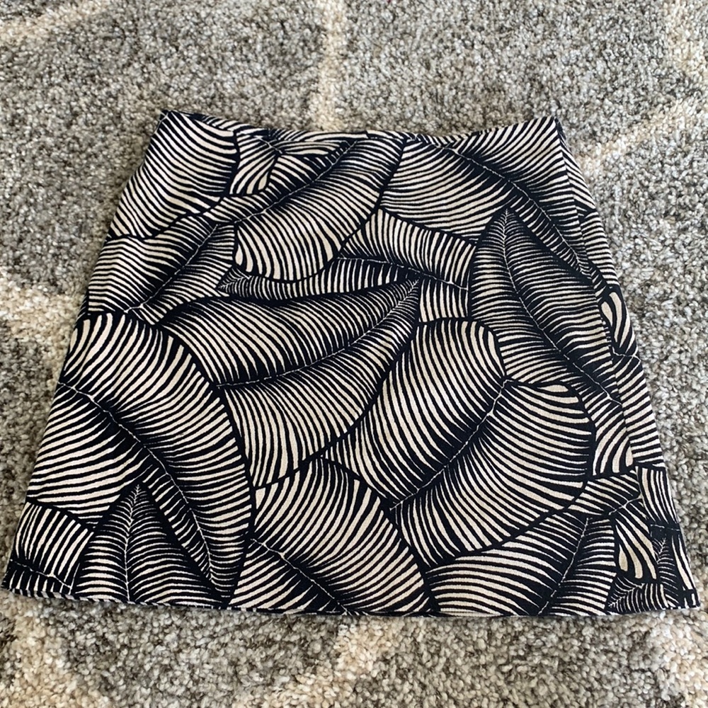 Ann Taylor navy and cream skirt size large - Picture 1 of 5